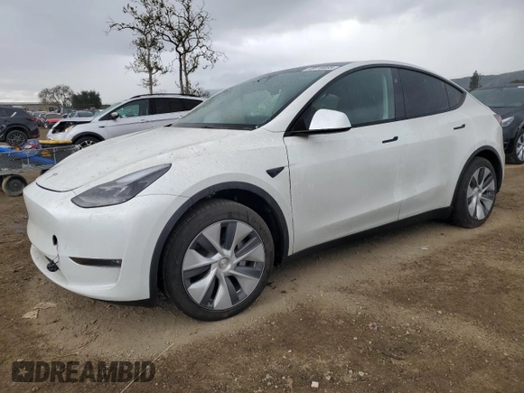 2024 Tesla Model Y Long Range z VIN 7SAYGDEE5RF075756, wystawiony jako Copart lot #48819465 z przebiegiem 10 457 mil mil oraz Szkoda całkowita • Salvage title. Historia ofert i sprzedaży dostępna na DreamBid. Obrazek 1.