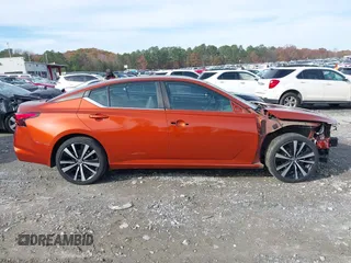 2019 Nissan Altima 2.5 SR with VIN 1N4BL4CV6KC102571, listed as a IAAI auction lot 40963352 with 203,747 mi miles. Bid and sale history available at carsss.com. Image 13.