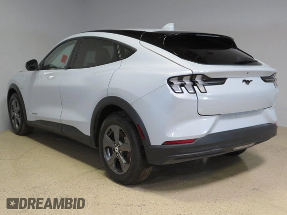 2022 Ford Mustang Mach-E Select с VIN 3FMTK1SS2NMA18639, выставлен на аукционе Copart как лот 74613084 с пробегом 8 454 миль миль и Списание • Salvage title. История ставок и продаж доступна на DreamBid. Изображение 4.