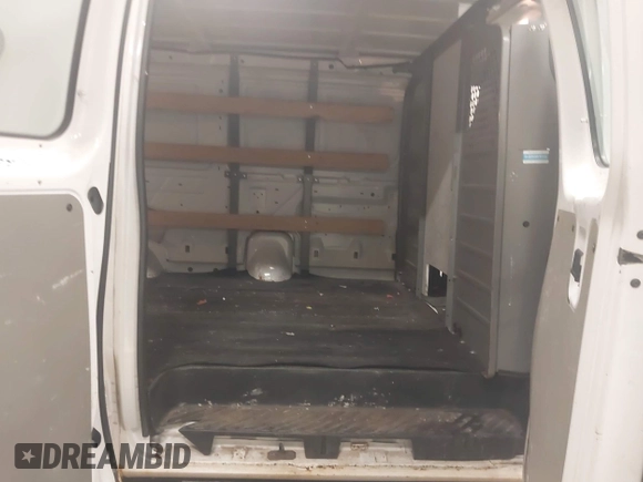 2012 Ford Econoline Cargo Recreational with VIN 1FTNE2EW4CDB03757, listed as a IAAI auction lot 42072612 with 147,153 mi miles. Bid and sale history available at carsss.com. Image 8.