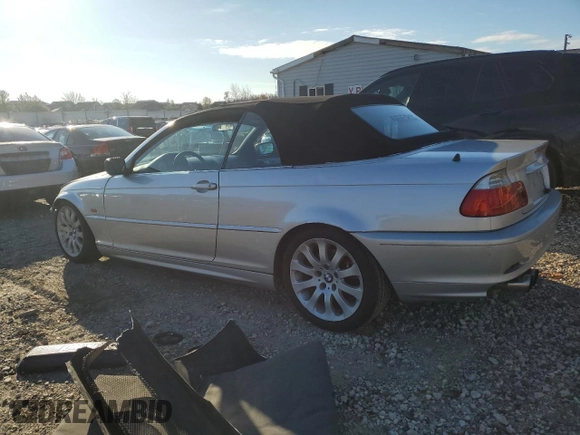2001 BMW 3 Series 325Ci with VIN WBABS33441JY41864, listed as a Copart auction lot 82790624 with 141,764 mi miles and Salvage Title. Bid and sale history available at carsss.com. Image 2.