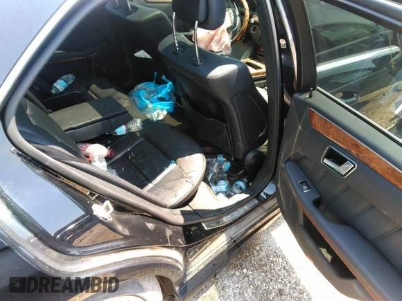 2012 Mercedes-Benz E 350 Luxury with VIN WDDHF8JB5CA631606, listed as a IAAI auction lot 35935312 with Not Provided miles and . Bid and sale history available at DreamBid. Image 8.