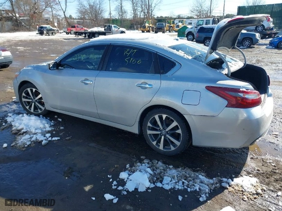 2018 Nissan Altima 2.5 S with VIN 1N4AL3AP0JC241328, listed as a IAAI auction lot 41550925 with 999,999 mi miles. Bid and sale history available at carsss.com. Image 3.