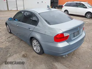 2007 BMW 3 Series 328i with VIN WBAVC53597FZ79359, listed as a IAAI auction lot 41893338 with 190,557 mi miles and . Bid and sale history available at carsss.com. Image 3.