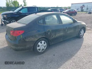 2008 Hyundai Elantra GLS z VIN KMHDU46D28U297649, wystawiony jako IAAI lot #42529442 z przebiegiem 156 498 mil mil oraz . Historia ofert i sprzedaży dostępna na DreamBid. Obrazek 4.