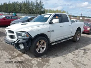 2016 Ram 1500 Sport z VIN 1C6RR7HT1GS341479, wystawiony jako IAAI lot #41943001 z przebiegiem 127 115 mil mil oraz . Historia ofert i sprzedaży dostępna na DreamBid. Obrazek 2.