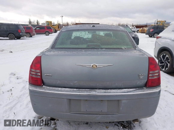 2006 Chrysler 300 C with VIN 2C3KK63H66H382504, listed as a IAAI auction lot 40599570 with 161,754 mi miles. Bid and sale history available at carsss.com. Image 16.