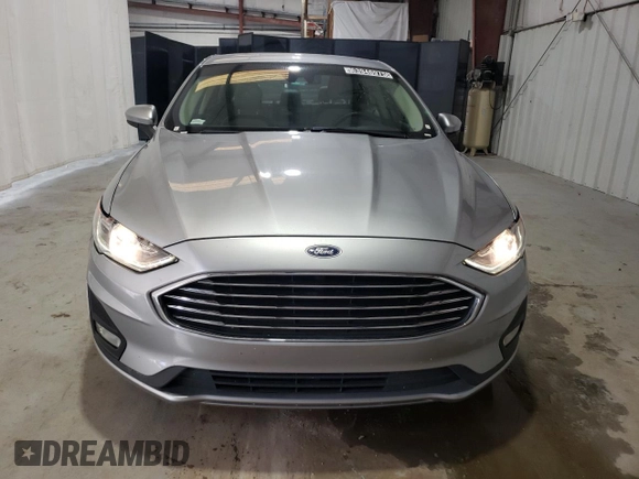 2020 Ford Fusion SE with VIN 3FA6P0HD8LR220834, listed as a Copart auction lot 63946975 with 131,475 mi miles and Clean title. Bid and sale history available at DreamBid. Image 5.