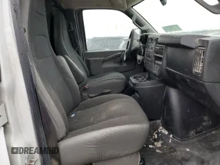 2019 GMC Savana Cargo Van with VIN 1GTW7AFG8K1272311, listed as a Copart auction lot 87918855 with 141,396 mi miles and Salvage Title. Bid and sale history available at carsss.com. Image 11.