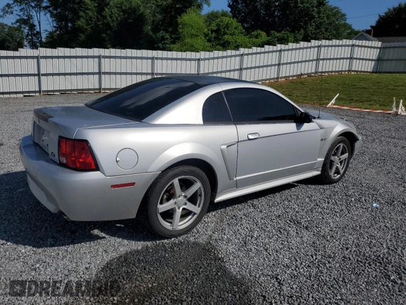 2000 Ford Mustang GT z VIN 1FAFP42X8YF309852, wystawiony jako Copart lot #57959605 z przebiegiem 251 001 mil mil oraz Szkoda całkowita • Salvage title. Historia ofert i sprzedaży dostępna na DreamBid. Obrazek 3.