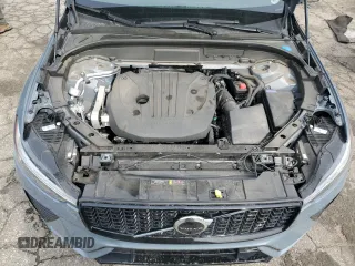 2023 Volvo XC60 Plus Dark Theme z VIN YV4L12RW9P1337099, wystawiony jako Copart lot #50022415 z przebiegiem 38 996 mil mil oraz Szkoda całkowita • Salvage title. Historia ofert i sprzedaży dostępna na DreamBid. Obrazek 11.