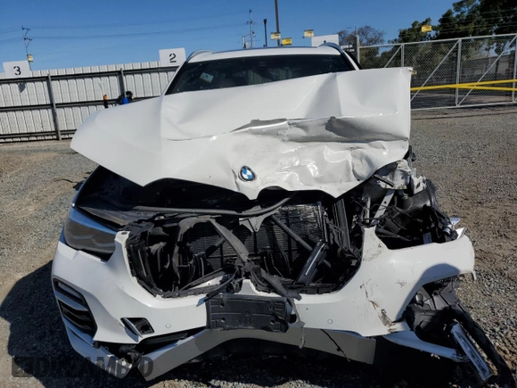 2020 BMW X5 xDrive40i with VIN 5UXCR6C02L9C46986, listed as a Copart auction lot 49099615 with Not provided miles and Salvage title. Bid and sale history available at DreamBid. Image 5.