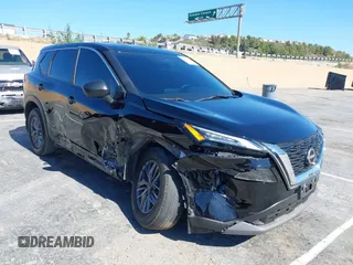 2023 Nissan Rogue S z VIN 5N1BT3AB7PC690643, wystawiony jako IAAI lot #41554667 z przebiegiem 37 993 mil mil oraz . Historia ofert i sprzedaży dostępna na DreamBid. Obrazek 1.