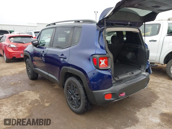 2018 Jeep Renegade Trailhawk with VIN ZACCJBCB6JPH00636, listed as a IAAI auction lot 41490206 with 111,373 mi miles. Bid and sale history available at carsss.com. Image 3.