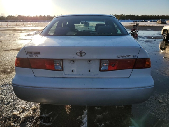 2001 Toyota Camry CE with VIN JT2BG22K310571331, listed as a Copart auction lot 44842295 with 132,839 mi miles and Clean Title. Bid and sale history available at carsss.com. Image 6.