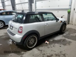 2012 MINI Hardtop with VIN WMWSU3C5XCT254532, listed as a Copart auction lot 88258525 with 139,376 mi miles and Non Repairable. Bid and sale history available at DreamBid. Image 3.