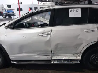 2018 Toyota Highlander SE with VIN 5TDKZRFH9JS536377, listed as a IAAI auction lot 42189368 with 71,979 mi miles and . Bid and sale history available at DreamBid. Image 15.