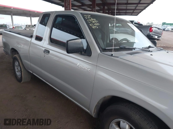 1999 Nissan Frontier XE z VIN 1N6DD26S3XC340419, wystawiony jako IAAI lot #40964630 z przebiegiem 156 431 mil mil oraz . Historia ofert i sprzedaży dostępna na DreamBid. Obrazek 13.