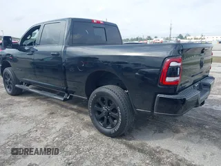 2024 Ram 2500 Laramie z VIN 3C6UR5FL3RG141327, wystawiony jako IAAI lot #41390825 z przebiegiem 8 002 mil mil oraz . Historia ofert i sprzedaży dostępna na DreamBid. Obrazek 3.