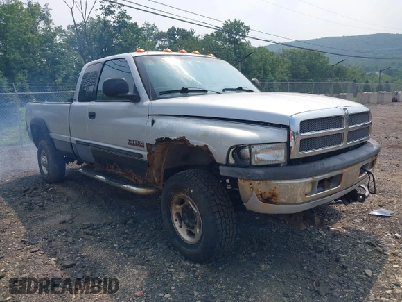 2001 Dodge 2500 z VIN 1B7KF23661J611536, wystawiony jako IAAI lot #42511635 z przebiegiem 304 447 mil mil oraz . Historia ofert i sprzedaży dostępna na DreamBid. Obrazek 1.