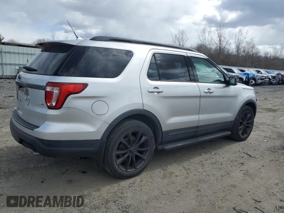 2019 Ford Explorer XLT с VIN 1FM5K8DH3KGA67194, выставлен на аукционе Copart как лот 49890595 с пробегом 54 391 миль миль и Списание • Salvage title. История ставок и продаж доступна на DreamBid. Изображение 3.