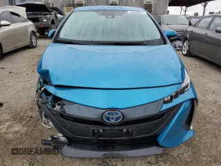2020 Toyota Prius LE with VIN JTDKARFP3L3137757, listed as a Copart auction lot 55695845 with 189,195 mi miles and Salvage Title. Bid and sale history available at DreamBid. Image 5.