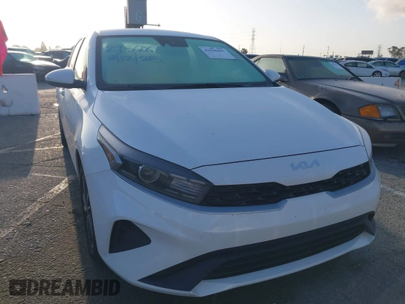 2023 Kia Forte LXS z VIN 3KPF24AD6PE539124, wystawiony jako IAAI lot #41946697 z przebiegiem 57 512 mil mil oraz . Historia ofert i sprzedaży dostępna na DreamBid. Obrazek 1.
