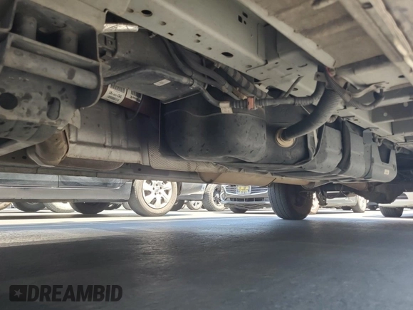 2020 Ford Transit Cargo z VIN 1FTBR1XG3LKB79165, wystawiony jako IAAI lot #42763042 z przebiegiem 140 992 mil mil oraz . Historia ofert i sprzedaży dostępna na DreamBid. Obrazek 19.