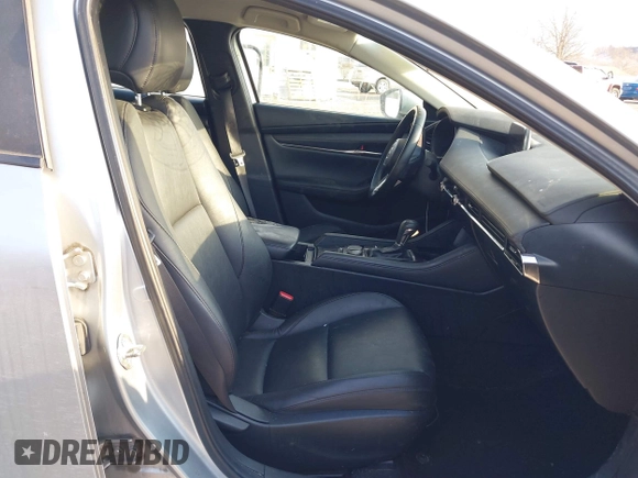 2019 Mazda 3 w/Select with VIN 3MZBPAAL4KM109139, listed as a IAAI auction lot 41421281 with 105,954 mi miles. Bid and sale history available at carsss.com. Image 5.