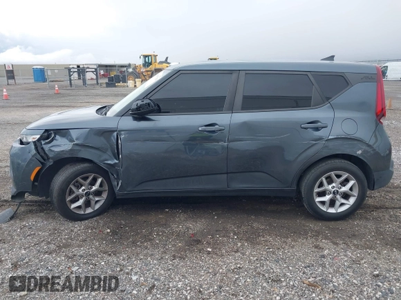 2020 Kia Soul S with VIN KNDJ23AU5L7053547, listed as a IAAI auction lot 41807125 with 109,829 mi miles. Bid and sale history available at carsss.com. Image 14.