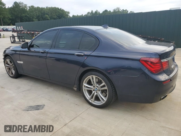 2015 BMW 7 Series 750i z VIN WBAYA8C51FG197764, wystawiony jako Copart lot #67095554 z przebiegiem 167 458 mil mil oraz Szkoda całkowita • Salvage title. Historia ofert i sprzedaży dostępna na DreamBid. Obrazek 2.