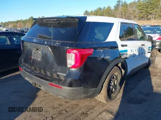 2022 Ford Police Interceptor Utility z VIN 1FM5K8AW6NNA11771, wystawiony jako IAAI lot #41888447 z przebiegiem 59 437 mil mil oraz . Historia ofert i sprzedaży dostępna na DreamBid. Obrazek 4.