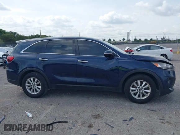 2019 Kia Sorento LX V6 with VIN 5XYPG4A57KG490476, listed as a IAAI auction lot 41867031 with 122,606 mi miles. Bid and sale history available at carsss.com. Image 13.