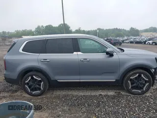 2024 Kia Telluride EX with VIN 5XYP34GC8RG493124, listed as a IAAI auction lot 42438819 with 20,320 mi miles and . Bid and sale history available at DreamBid. Image 14.
