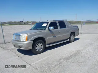 2005 Cadillac Escalade EXT z VIN 3GYEK62NX5G113446, wystawiony jako IAAI lot #41995157 z przebiegiem 173 247 mil mil oraz . Historia ofert i sprzedaży dostępna na DreamBid. Obrazek 2.