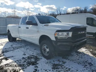 2022 Ram 3500 Tradesman with VIN 3C63RRGL5NG140014, listed as a Copart auction lot 44039065 with 102,143 mi miles and Clean Title. Bid and sale history available at carsss.com. Image 4.