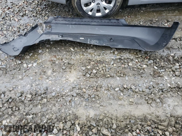 2018 Jeep Compass Latitude with VIN 3C4NJDBB6JT147355, listed as a Copart auction lot 43694585 with 105,230 mi miles and Salvage Title. Bid and sale history available at carsss.com. Image 13.