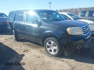 2013 Honda Pilot EX-L with VIN 5FNYF3H56DB003611, listed as a IAAI auction lot 41485817 with 176,648 mi miles. Bid and sale history available at carsss.com. Image 1.