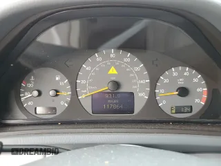 2001 Mercedes-Benz CLK 320/430 z VIN WDBLJ70GX1F185252, wystawiony jako Copart lot #38702633 z przebiegiem 117 864 mil mil oraz Szkoda całkowita • Salvage title. Historia ofert i sprzedaży dostępna na DreamBid. Obrazek 9.