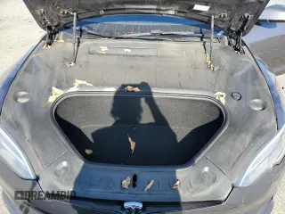 2022 Tesla Model S z VIN 5YJSA1E53NF462884, wystawiony jako Copart lot #62701915 z przebiegiem Nie podano mil oraz Szkoda całkowita • Salvage title. Historia ofert i sprzedaży dostępna na DreamBid. Obrazek 12.