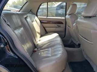 2010 Mercury Grand Marquis LS z VIN 2MEBM7FV8AX618001, wystawiony jako Copart lot #55382305 z przebiegiem 209 814 mil mil oraz Tytuł czysty. Historia ofert i sprzedaży dostępna na DreamBid. Obrazek 10.