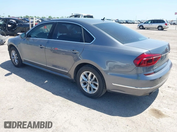 2017 Volkswagen Passat S z VIN 1VWAT7A37HC069014, wystawiony jako IAAI lot #41967310 z przebiegiem 109 266 mil mil oraz . Historia ofert i sprzedaży dostępna na DreamBid. Obrazek 3.