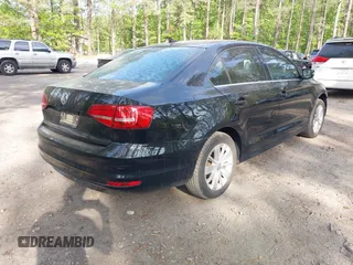 2015 Volkswagen Jetta SE z VIN 3VWD07AJ1FM277499, wystawiony jako IAAI lot #42085122 z przebiegiem 122 754 mil mil oraz . Historia ofert i sprzedaży dostępna na DreamBid. Obrazek 4.