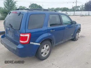 2008 Ford Escape XLT z VIN 1FMCU031X8KB58668, wystawiony jako IAAI lot #42522146 z przebiegiem 244 528 mil mil oraz . Historia ofert i sprzedaży dostępna na DreamBid. Obrazek 4.