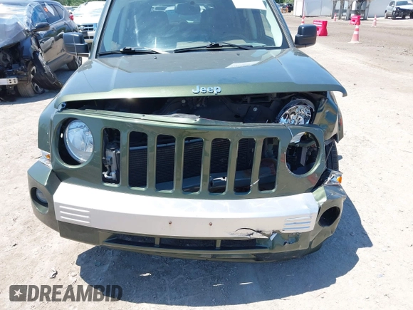 2008 Jeep Patriot Limited with VIN 1J8FT48W38D708743, listed as a IAAI auction lot 42665046 with 71,176 mi miles and . Bid and sale history available at DreamBid. Image 6.