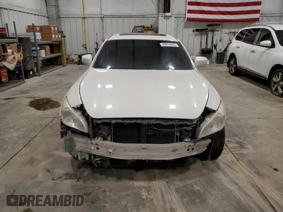2013 Infiniti M z VIN JN1BY1AP8DM511833, wystawiony jako Copart lot #42874265 z przebiegiem 152 708 mil mil oraz Czysty tytuł • Clean title. Historia ofert i sprzedaży dostępna na DreamBid. Obrazek 5.