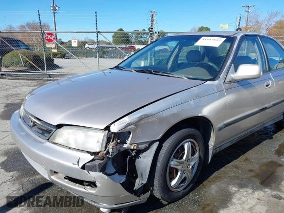 1997 Honda Accord LX z VIN 1HGCD5639VA006625, wystawiony jako IAAI lot #41847843 z przebiegiem 210 800 mil mil oraz . Historia ofert i sprzedaży dostępna na DreamBid. Obrazek 6.