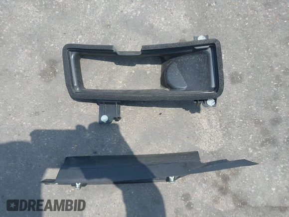 2023 Tesla Model 3 z VIN 5YJ3E1EA3PF604076, wystawiony jako IAAI lot #42181964 z przebiegiem 23 207 mil mil oraz . Historia ofert i sprzedaży dostępna na DreamBid. Obrazek 11.