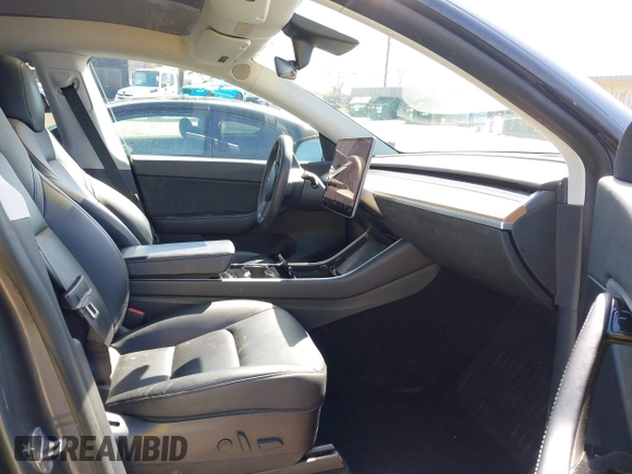 2020 Tesla Model Y Long Range with VIN 5YJYGDEF8LF000658, listed as a IAAI auction lot 41669246 with 44,281 mi miles and . Bid and sale history available at DreamBid. Image 5.