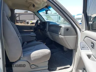 2006 Chevrolet Suburban LS w/1WT with VIN 1GNEC16Z86J168679, listed as a IAAI auction lot 42008170 with 252,444 mi miles. Bid and sale history available at carsss.com. Image 5.